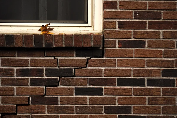 stair step cracks